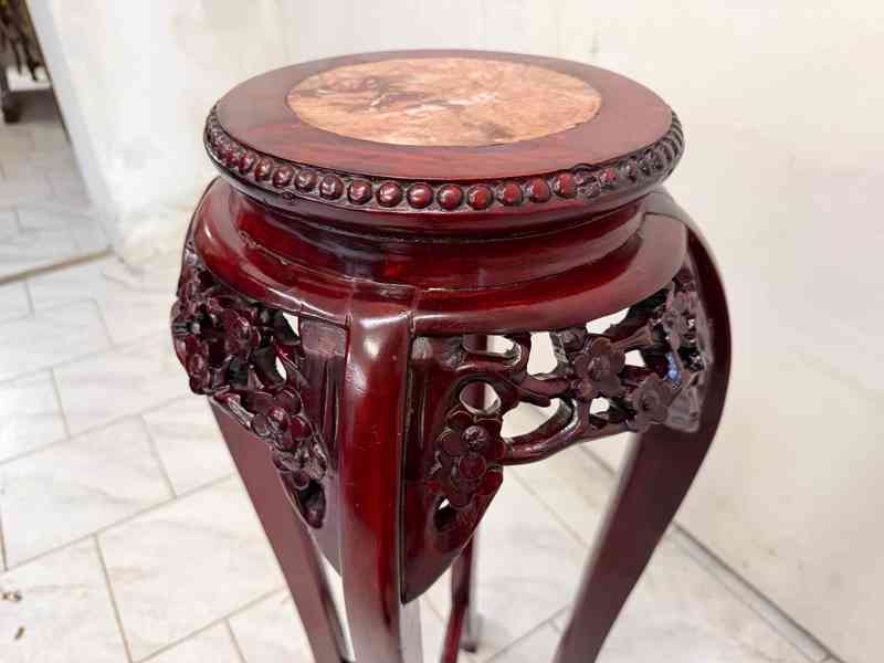 Elegantní orientální stolek  - foto 2