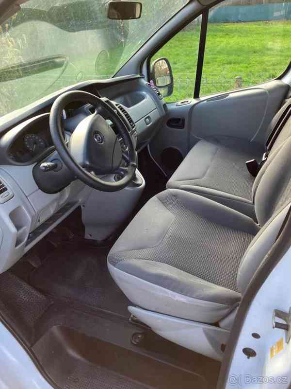Opel Vivaro 2,0   2013 - foto 6