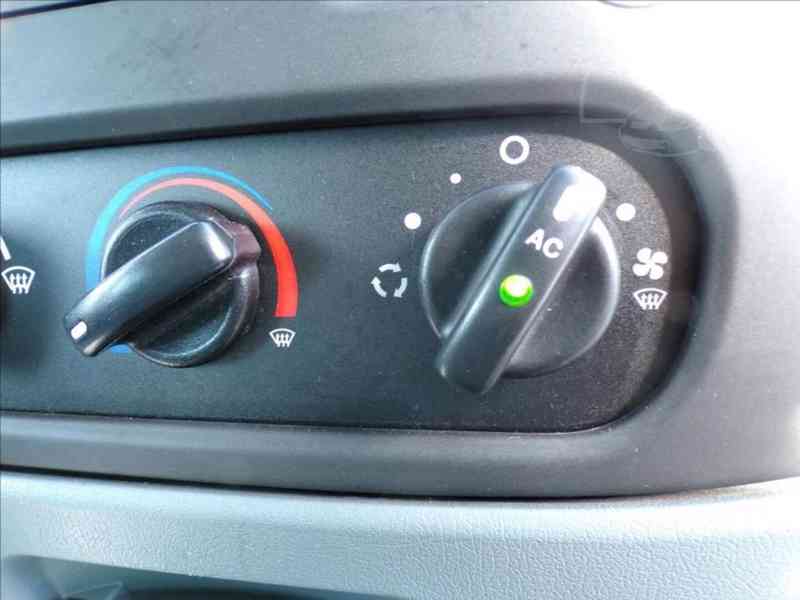 Ford Transit 2,2 TDCi KLIMATIZACE,9 MÍST - foto 12