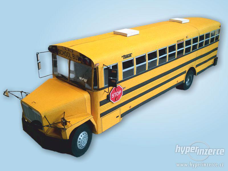 Papírový model - americký školní autobus - foto 1