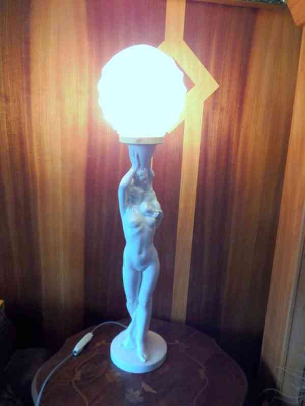 Stolní lampa ve tvaru Venuše s dítětem - foto 4