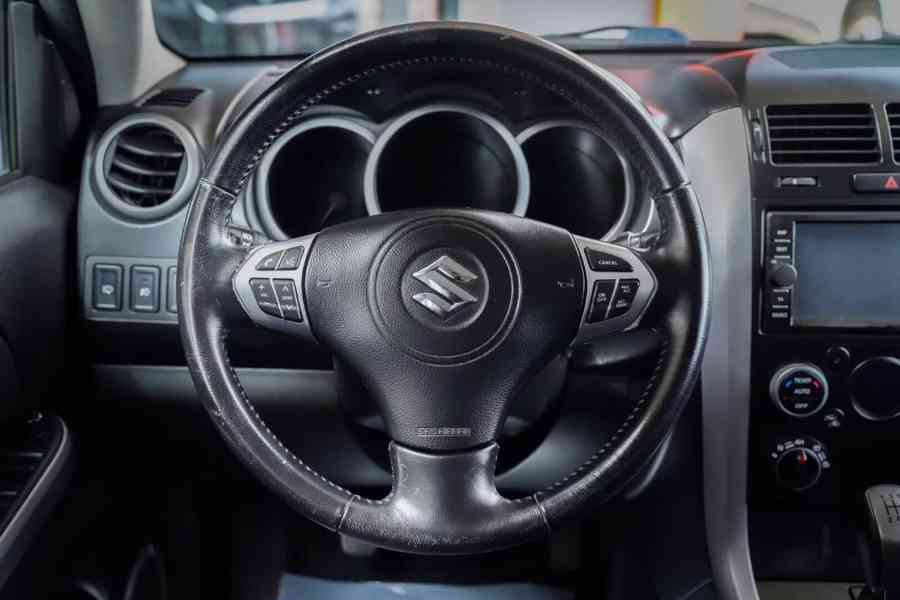 Suzuki Grand Vitara 2.4 i Comfort benzín 124kw - foto 14
