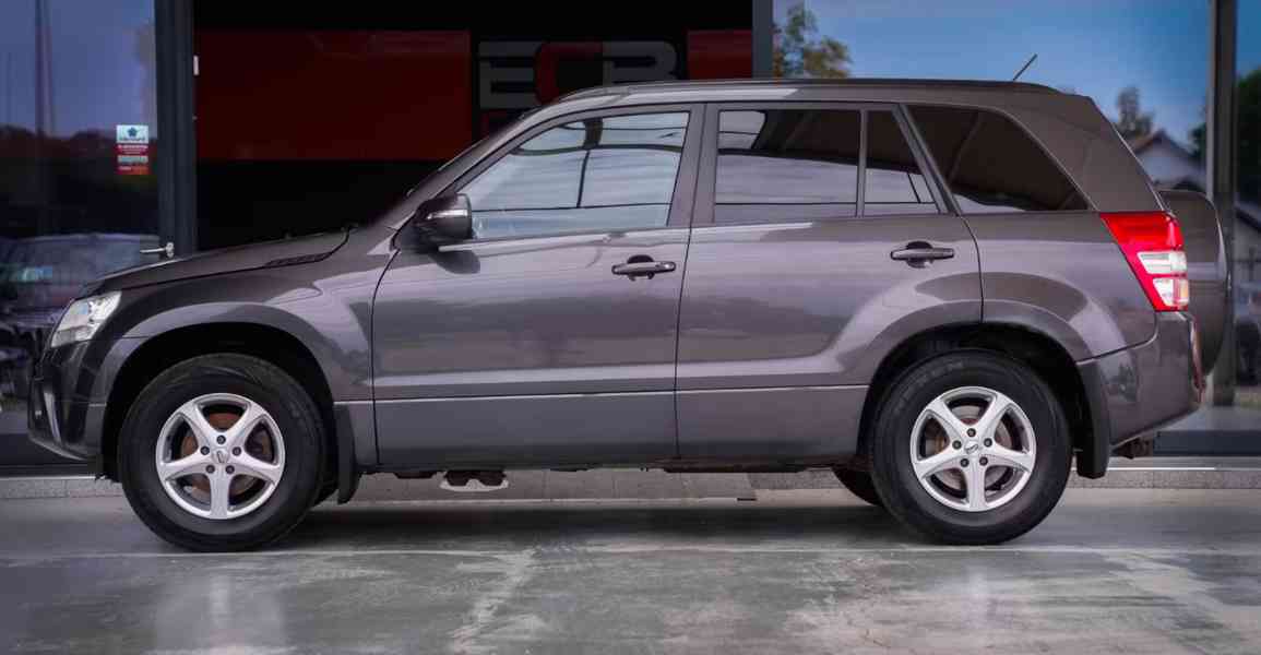 Suzuki Grand Vitara 2.4 i Comfort benzín 124kw - foto 9