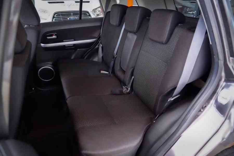 Suzuki Grand Vitara 2.4 i Comfort benzín 124kw - foto 16