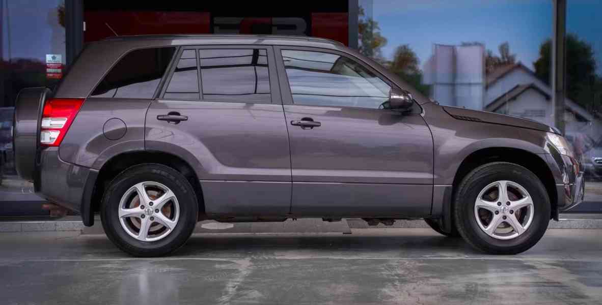 Suzuki Grand Vitara 2.4 i Comfort benzín 124kw - foto 10