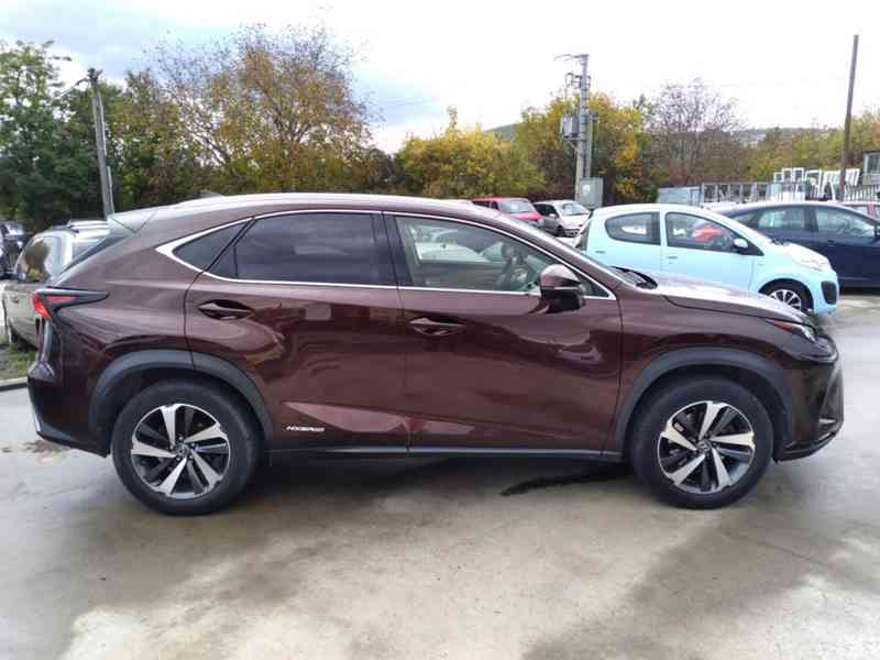 LEXUS NX 300h AWD LUXURY 1.MAJITEL,DPH,ČR - foto 5
