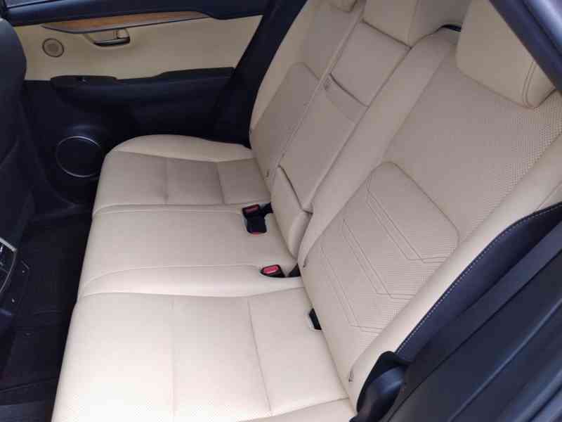 LEXUS NX 300h AWD LUXURY 1.MAJITEL,DPH,ČR - foto 11