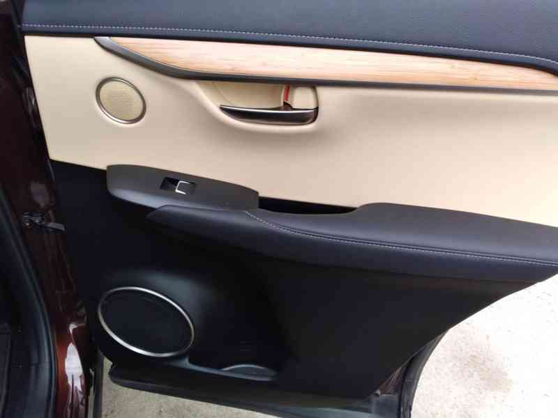 LEXUS NX 300h AWD LUXURY 1.MAJITEL,DPH,ČR - foto 50