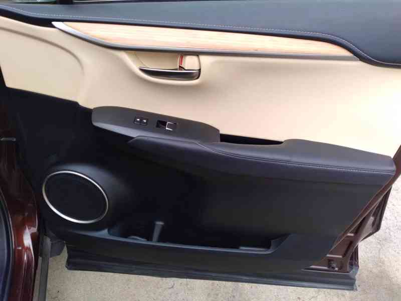 LEXUS NX 300h AWD LUXURY 1.MAJITEL,DPH,ČR - foto 51
