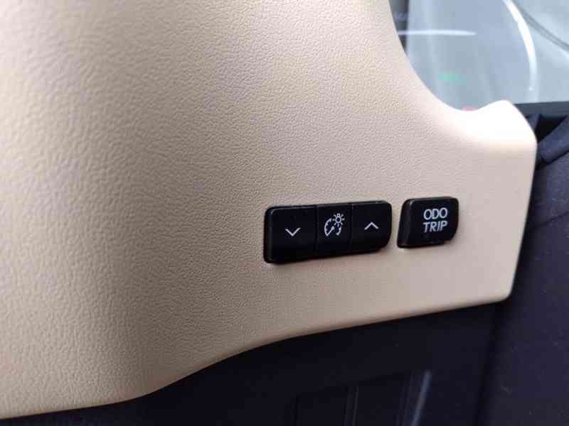 LEXUS NX 300h AWD LUXURY 1.MAJITEL,DPH,ČR - foto 40