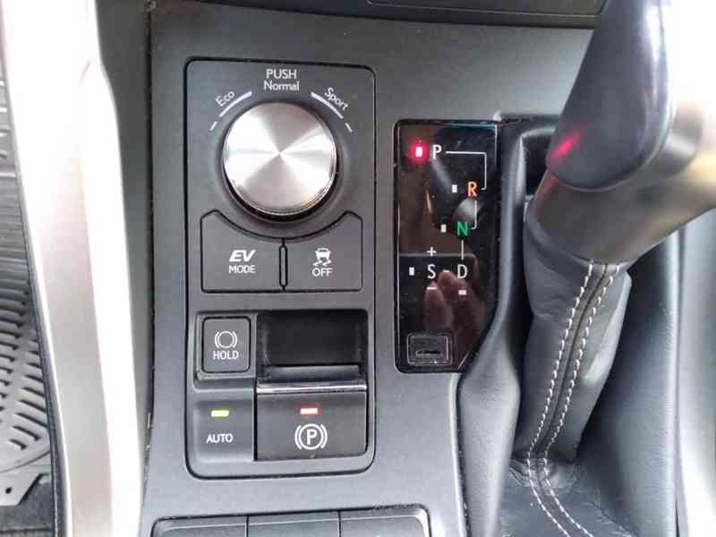 LEXUS NX 300h AWD LUXURY 1.MAJITEL,DPH,ČR - foto 34