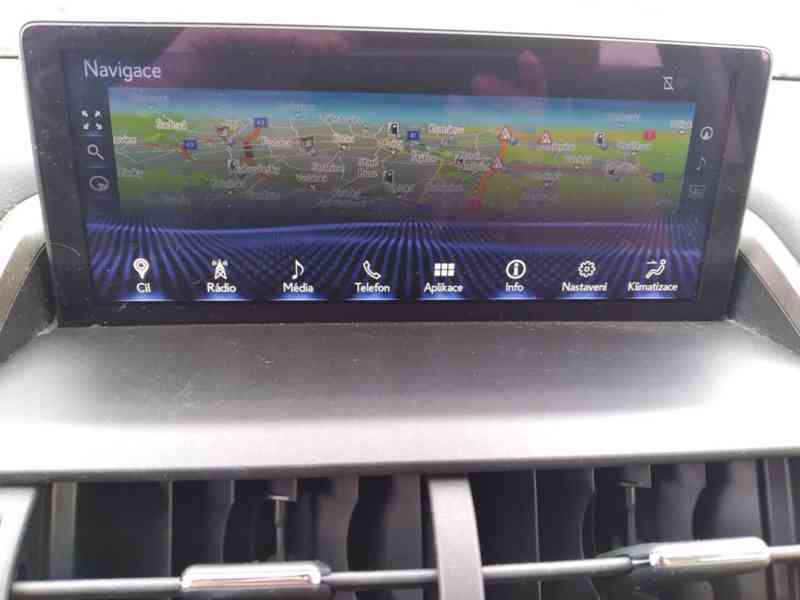 LEXUS NX 300h AWD LUXURY 1.MAJITEL,DPH,ČR - foto 29
