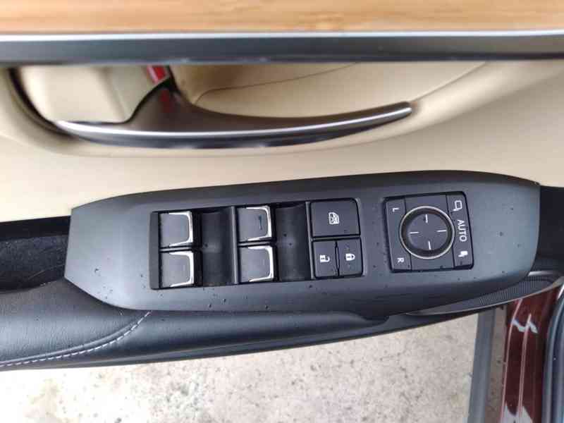 LEXUS NX 300h AWD LUXURY 1.MAJITEL,DPH,ČR - foto 36