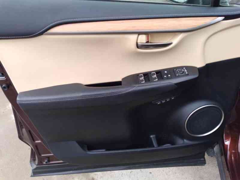 LEXUS NX 300h AWD LUXURY 1.MAJITEL,DPH,ČR - foto 49