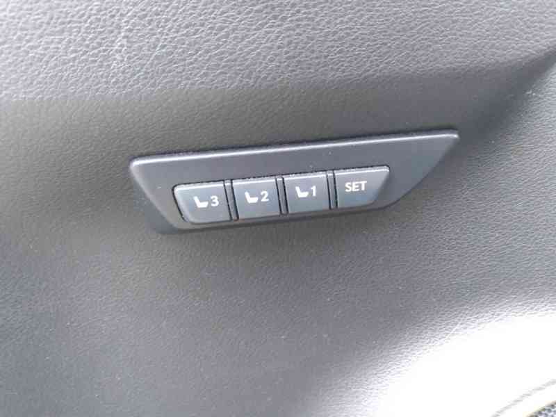 LEXUS NX 300h AWD LUXURY 1.MAJITEL,DPH,ČR - foto 14