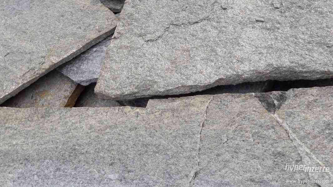 Obkladový kámen, kamenná dlažba, přírodní kámen, fasáda - foto 5