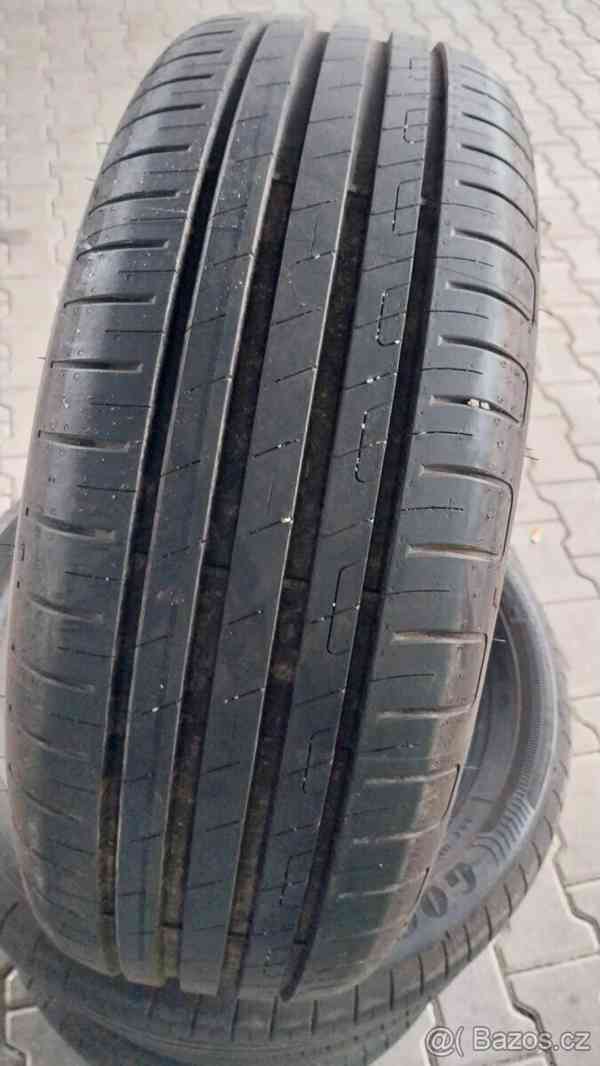 Prodám 4 x letní pneu Goodyear 205/55/17 - foto 2