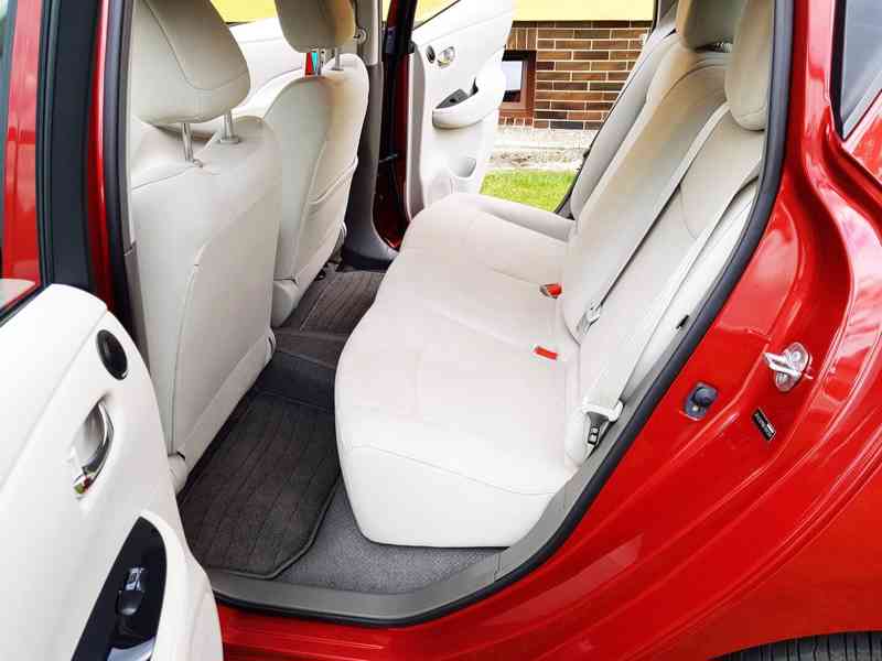 Nissan LEAF - foto 12