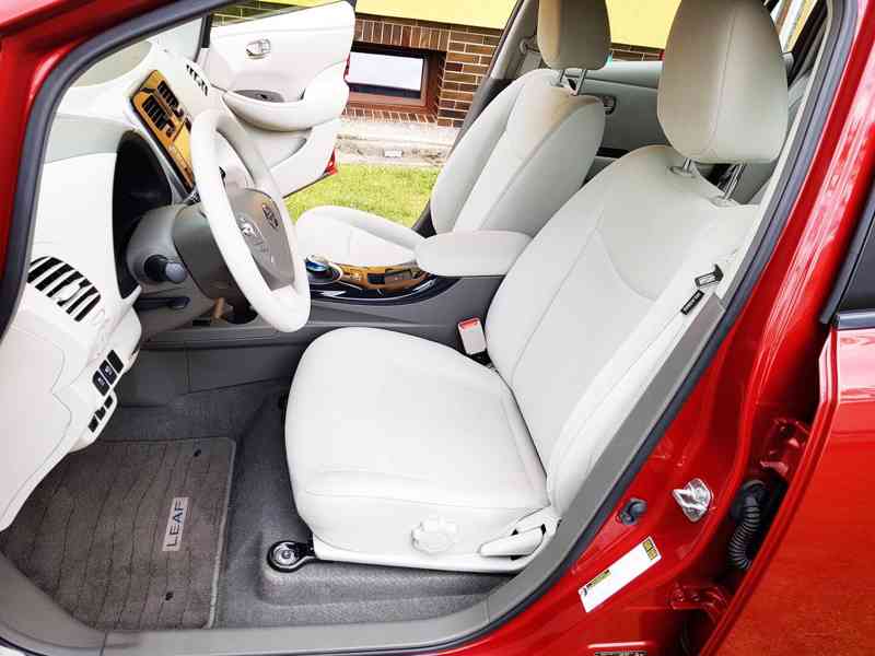 Nissan LEAF - foto 10