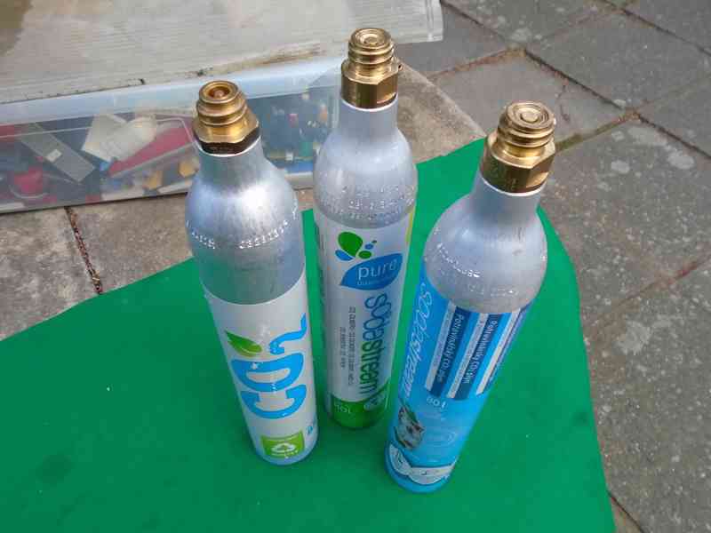 3x bomba bombička Co2 Sodastream pěkné 80L 425g poloprázdné - foto 3