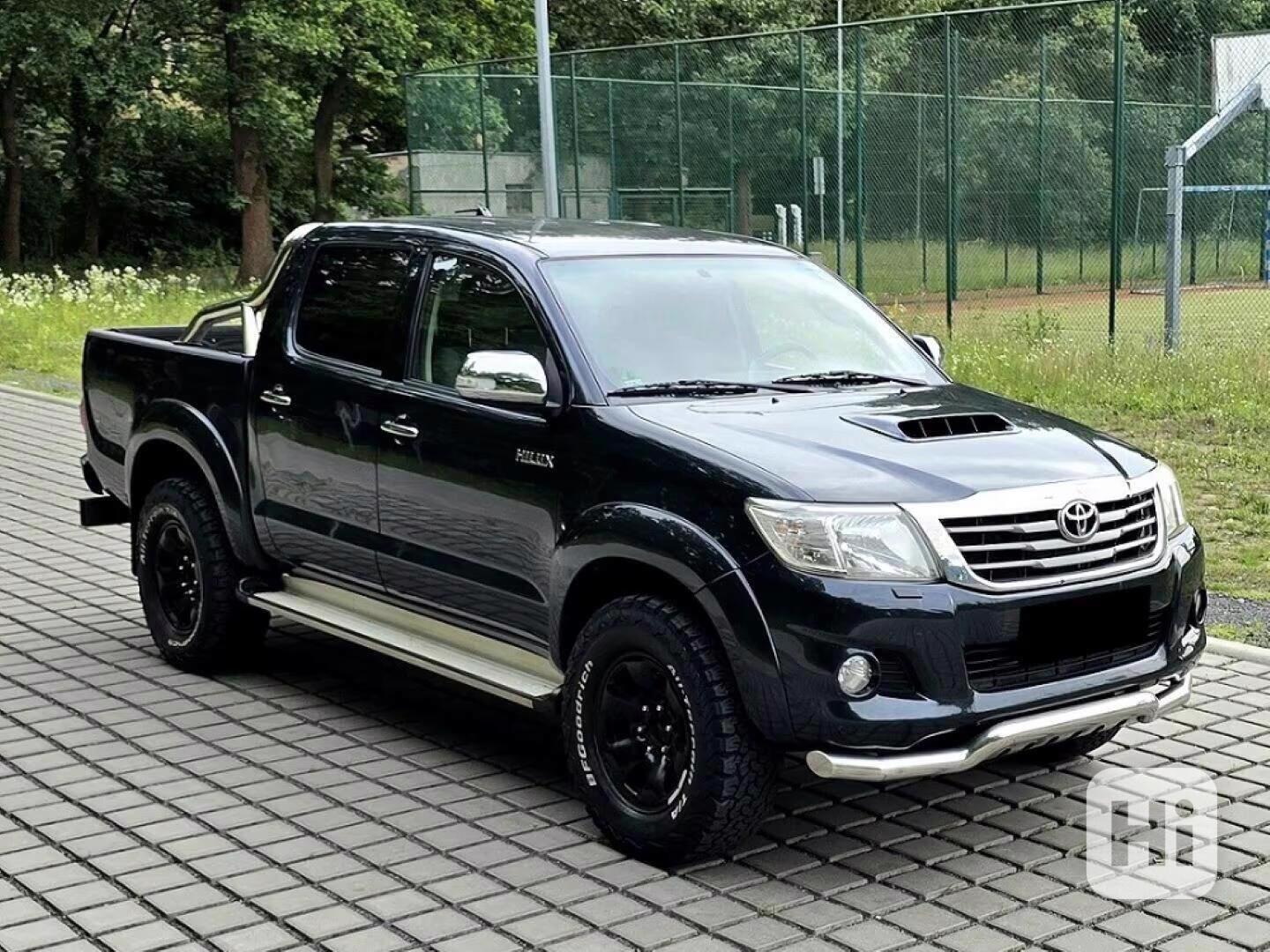 Toyota Hilux 3,0D4D Life Aut. 126kw - foto 1