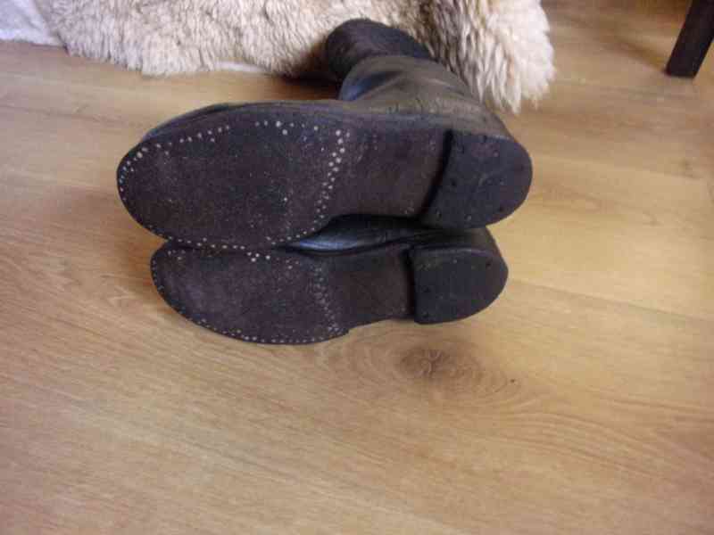 Starožitné vysoké kožené boty zateplené - foto 3