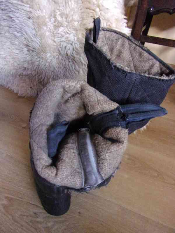 Starožitné vysoké kožené boty zateplené - foto 5