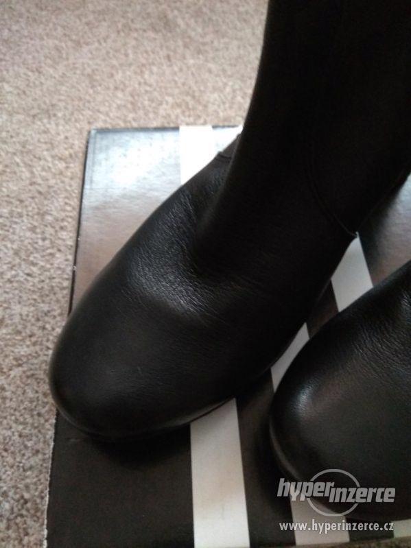Dámská kožená obuv Baťa s náhradními podpatky - foto 3