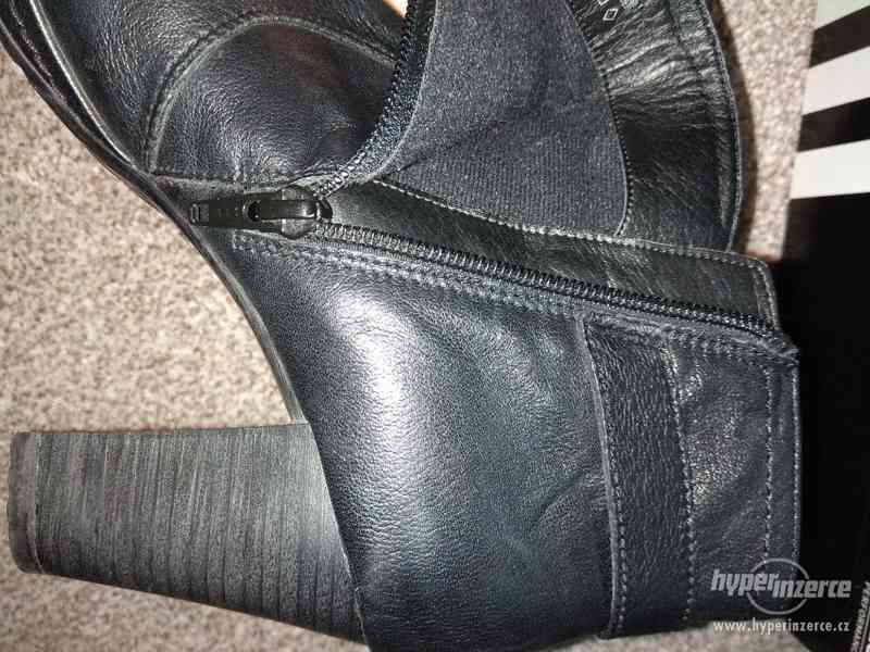 Dámská kožená obuv Baťa s náhradními podpatky - foto 9
