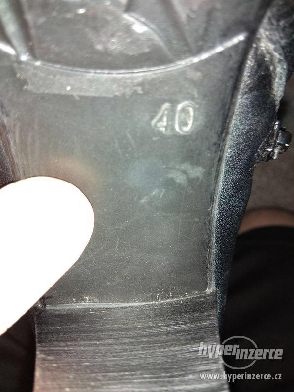 Dámská kožená obuv Baťa s náhradními podpatky - foto 11