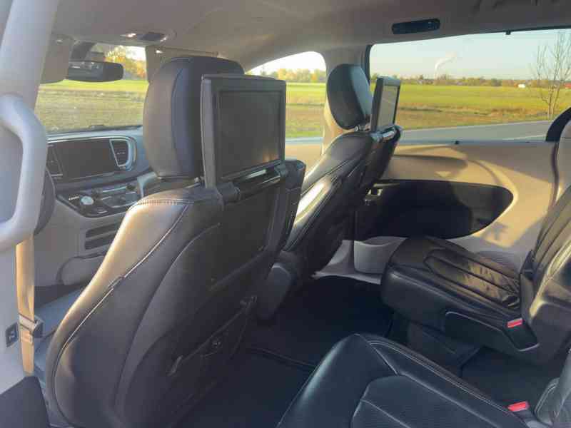 Chrysler Pacifica 3,6 8 míst 360 DVD Radar 2022 - foto 14