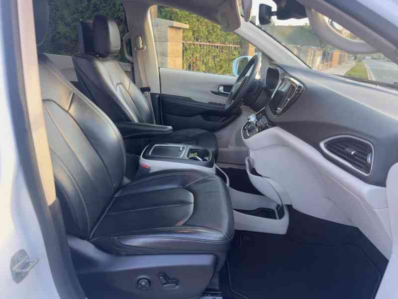 Chrysler Pacifica 3,6 8 míst 360 DVD Radar 2022 - foto 10
