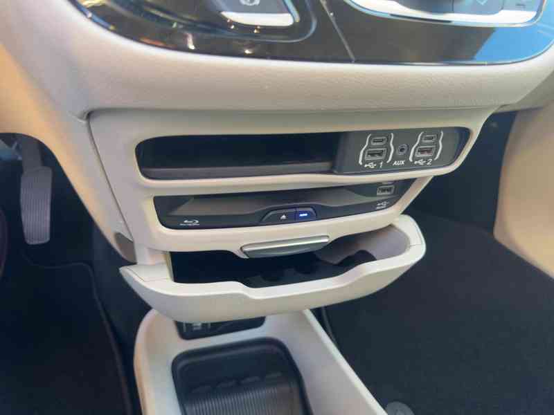 Chrysler Pacifica 3,6 8 míst 360 DVD Radar 2022 - foto 18