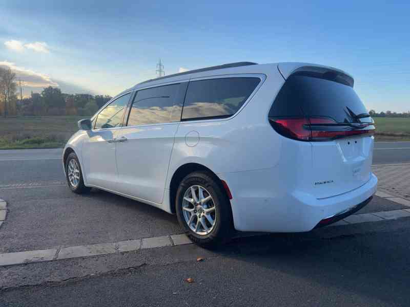 Chrysler Pacifica 3,6 8 míst 360 DVD Radar 2022 - foto 2