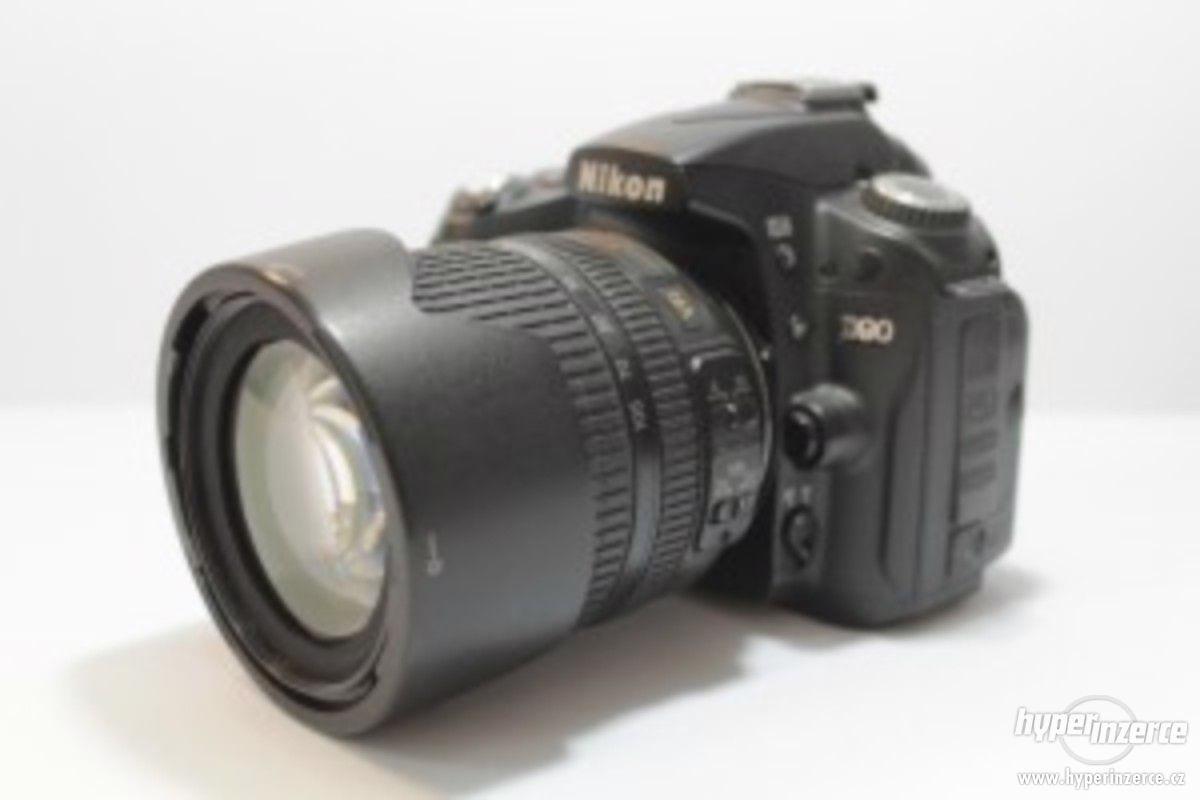 Digitální fotoaparát Nikon D90 - foto 1