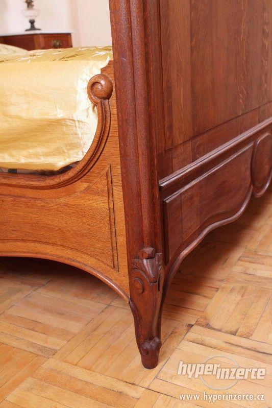 Masivní dubová postel Ludvík XV šíře 160 cm - foto 2