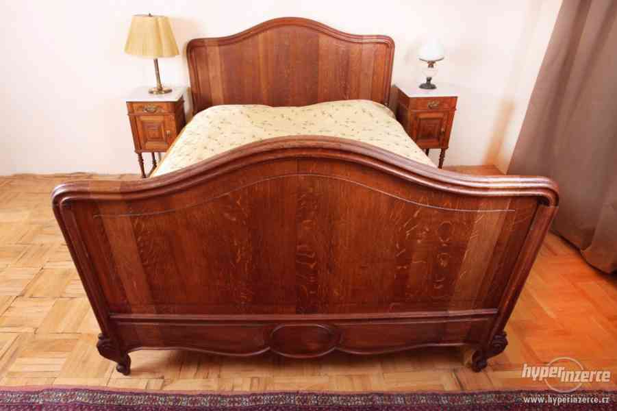 Masivní dubová postel Ludvík XV šíře 160 cm - foto 4