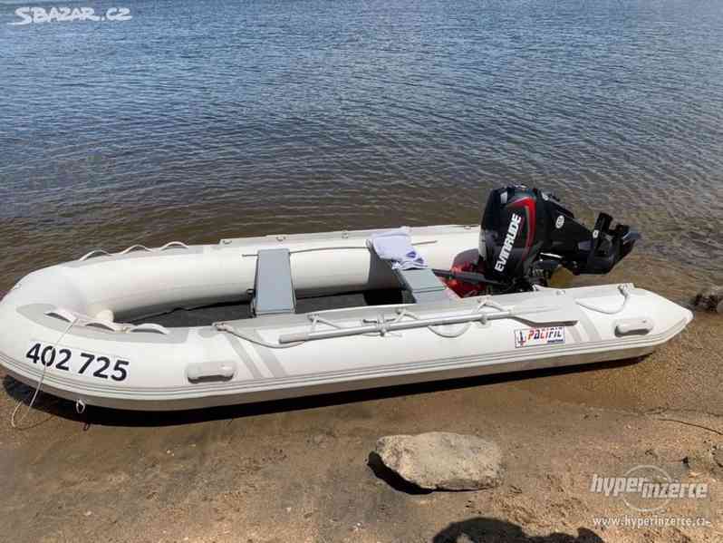 Nafukovací člun RIB 400 s motorem Evinrude 25 - foto 3