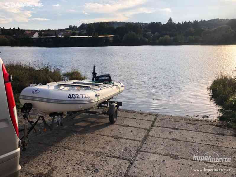 Nafukovací člun RIB 400 s motorem Evinrude 25 - foto 5