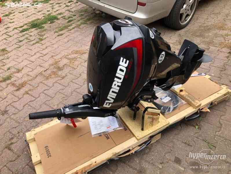 Nafukovací člun RIB 400 s motorem Evinrude 25 - foto 11