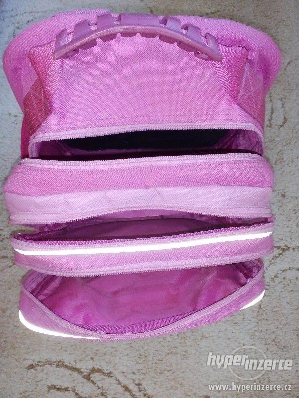 Prodám školní batoh Topgal + pláštěnka  (1.-3. třída) - foto 2