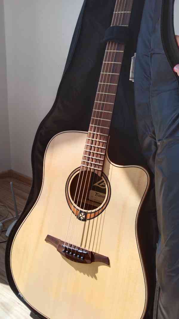 Nová kytara LAG Tramontane T70DC Natural Satin - foto 2