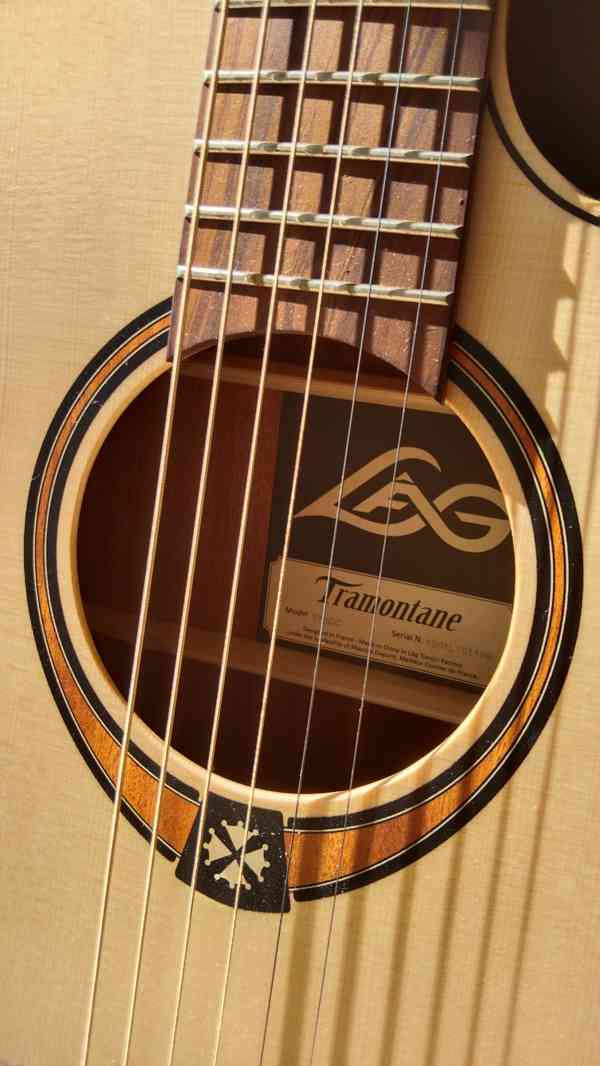 Nová kytara LAG Tramontane T70DC Natural Satin - foto 3