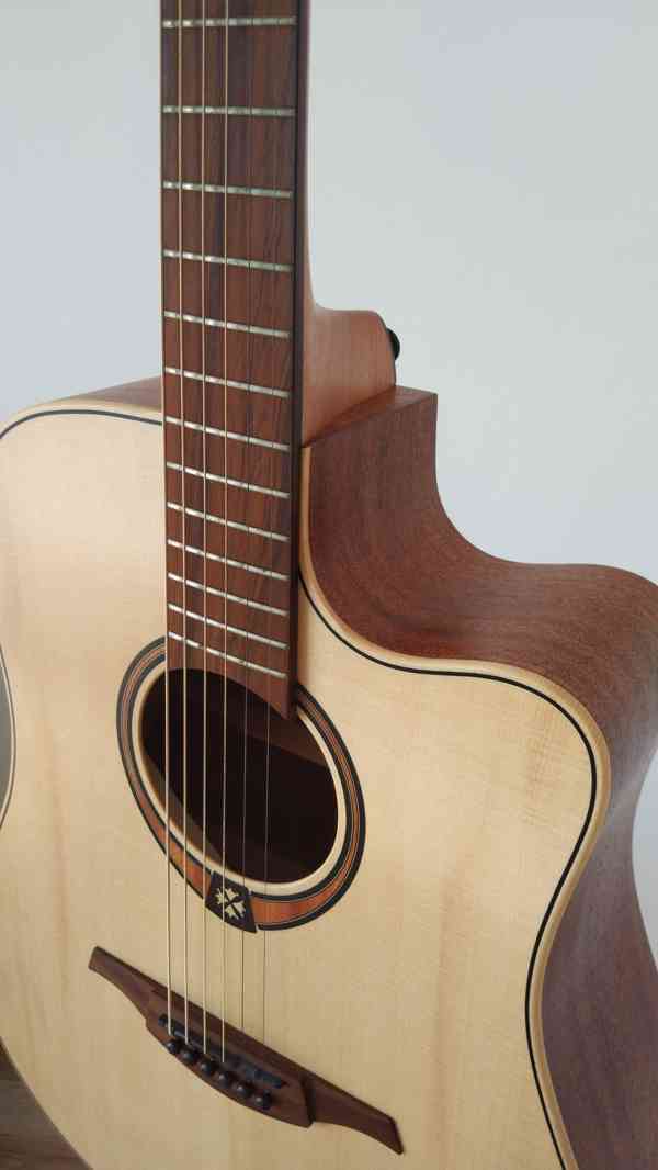Nová kytara LAG Tramontane T70DC Natural Satin - foto 6