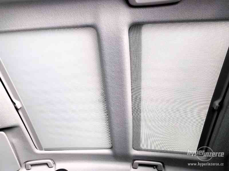 Ford S-MAX Titanium S, Alcantara, Panorama, Navi, Xenon - foto 15