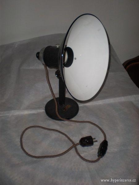stolní kovová lampa - foto 1