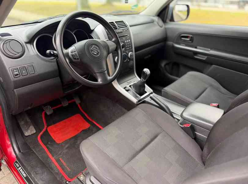 Suzuki Grand Vitara 1,6i 4x4 benzín 78kw - foto 9