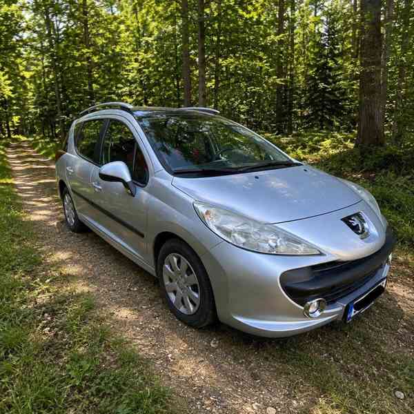Peugeot 207 1,4   panorama – pouze 109 000 km - foto 8