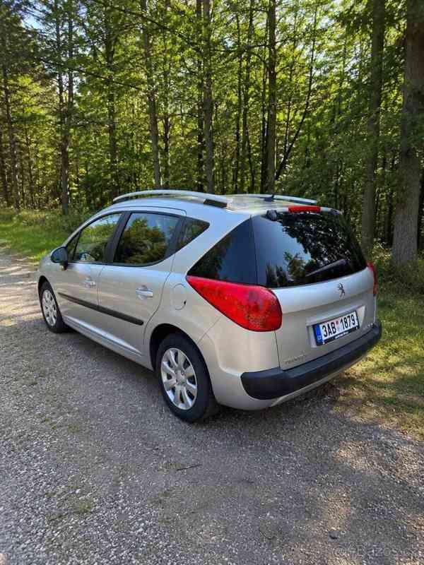 Peugeot 207 1,4   panorama – pouze 109 000 km - foto 6