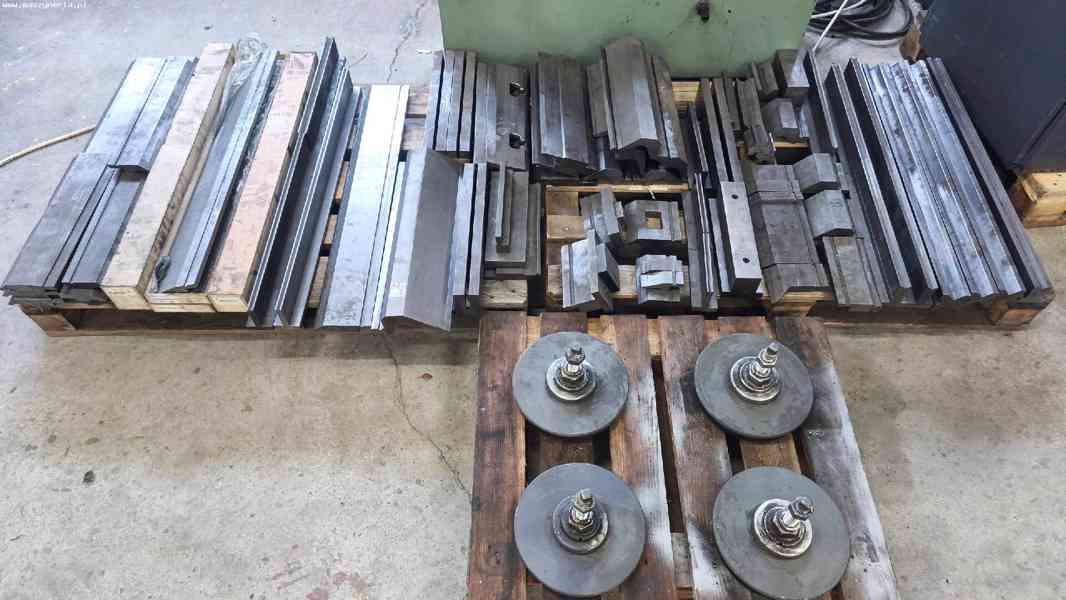 CNC hydraulický ohraňovací lis DURMA AD-S 30175 - foto 8